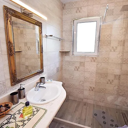 بيت للعطل Studio Green